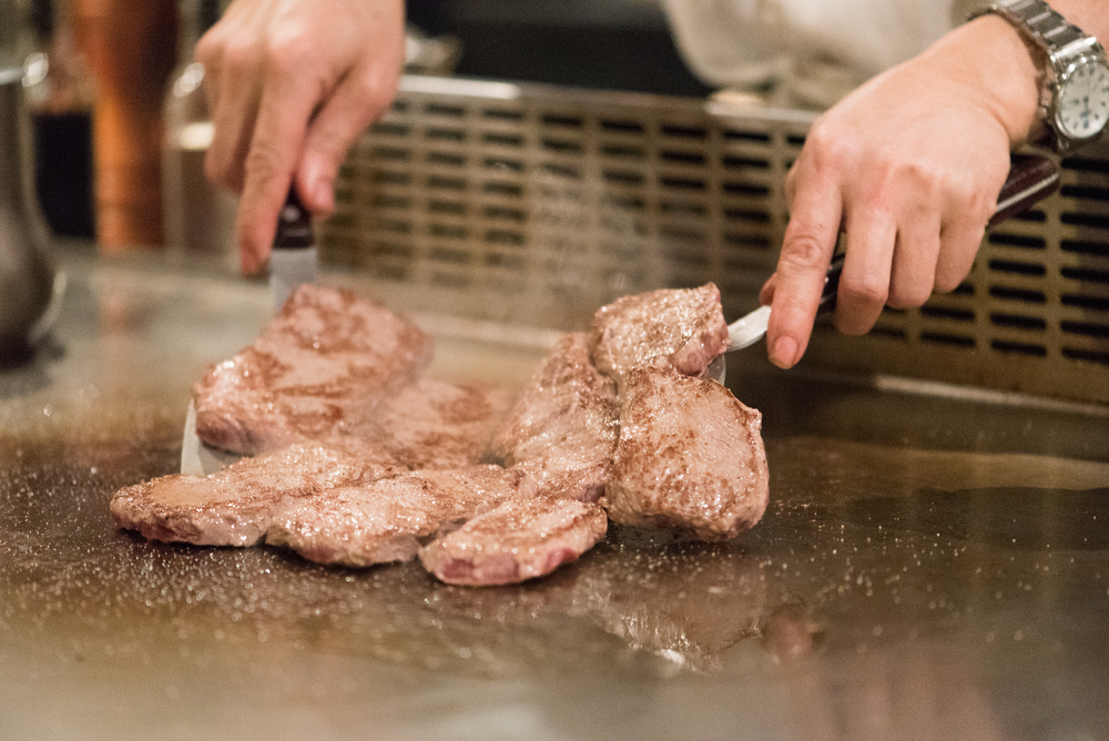 Guide To Teppanyaki: A Feast For All the Senses